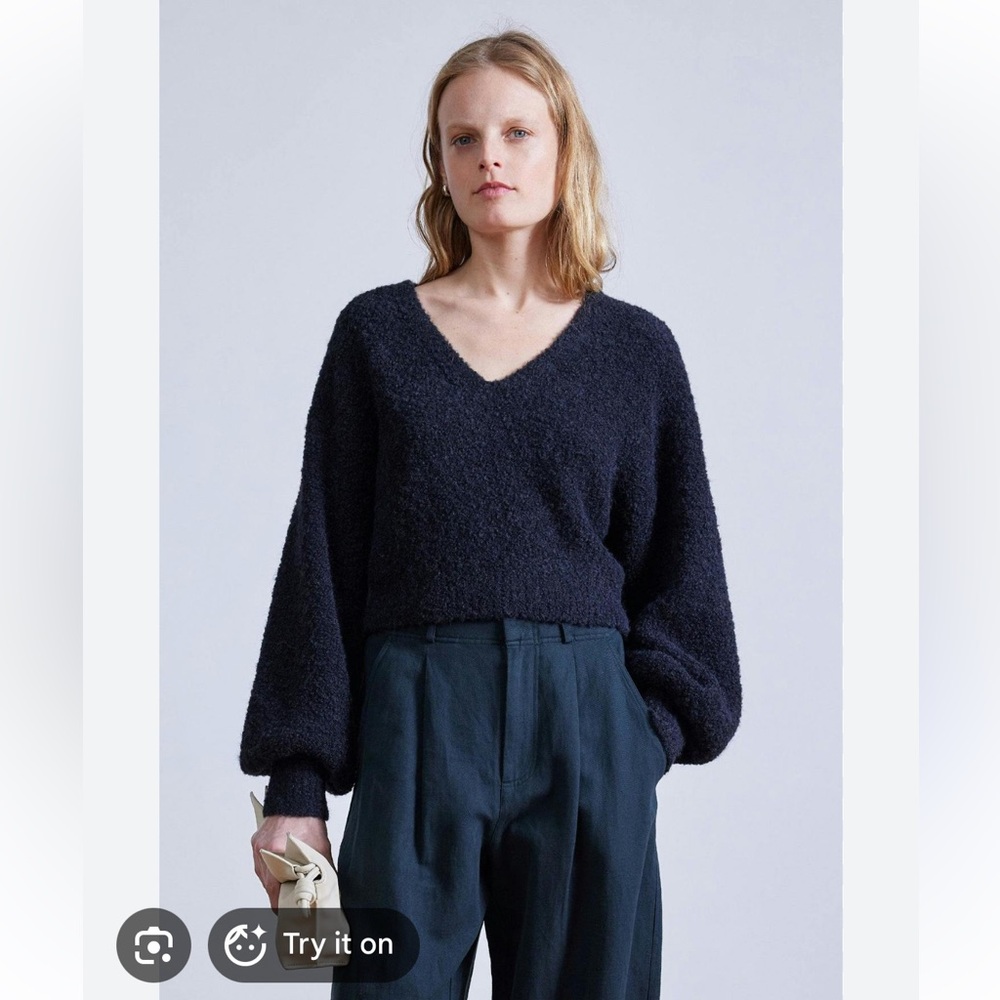 Apiece Apart Soft textural V-Neck Sweater charcoal